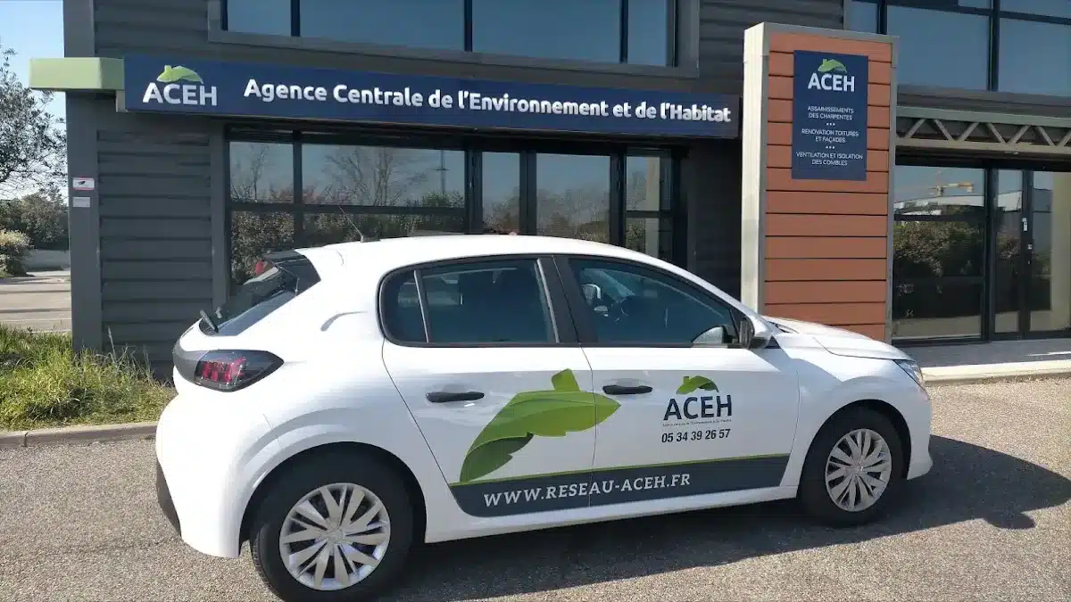 Agence ACEH Toulouse Beauzelle - façade et véhicule de chantier